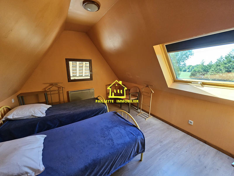 Maison - 1 000 m² - 30 pièces