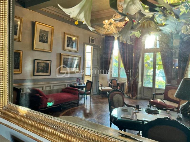 Demeure - 360 m² - 13 pièces