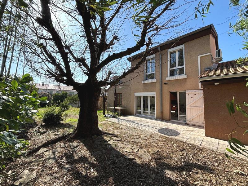 Maison traditionnelle - 108 m² - 5 pièces