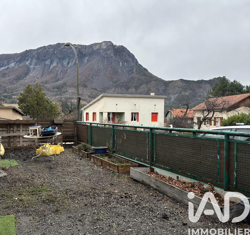 Maison - 179 m² - 9 pièces