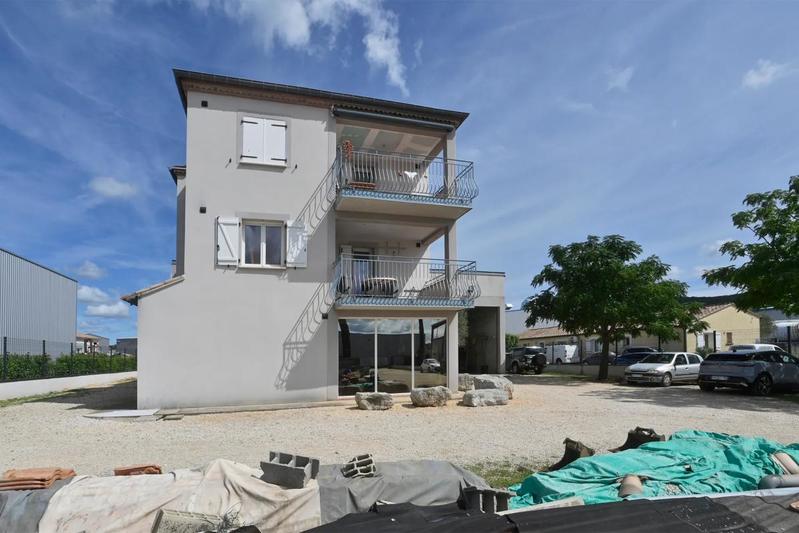 Demeure - 520 m² - 8 pièces