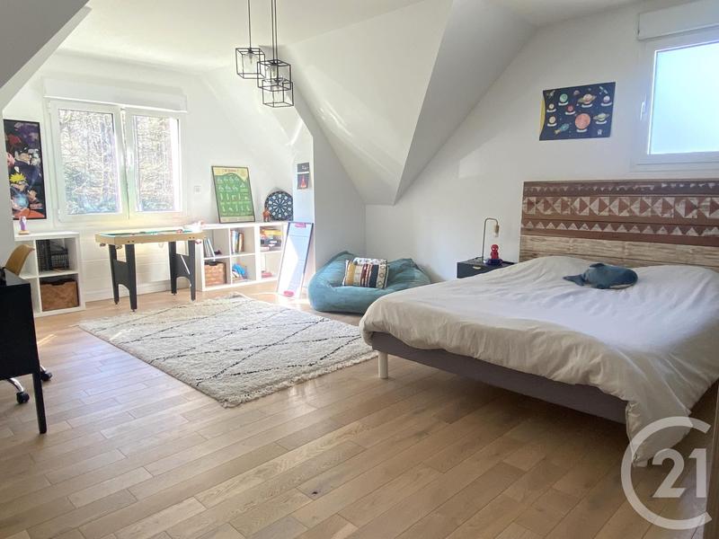 Maison - 242 m² - 8 pièces