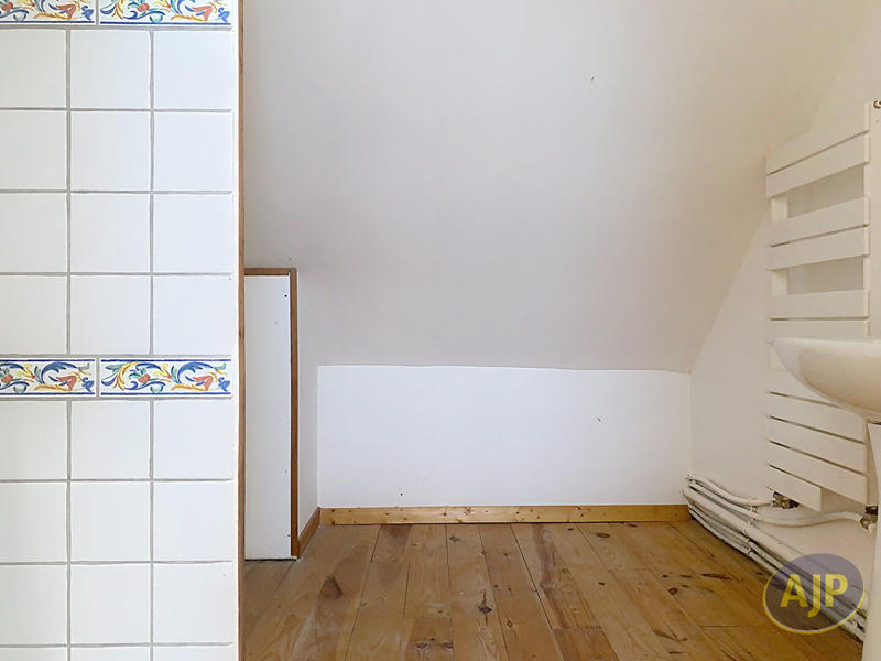 Maison - 250 m² - 7 pièces