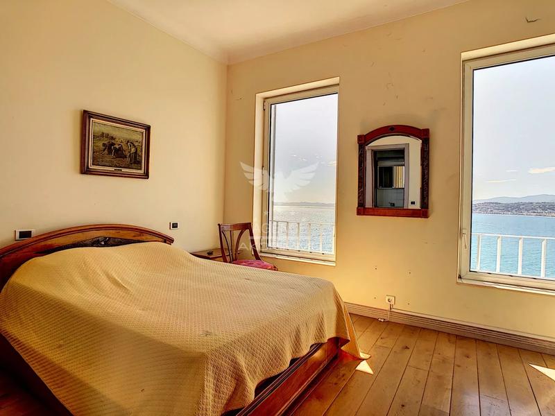 Maison - 320 m² - 9 pièces