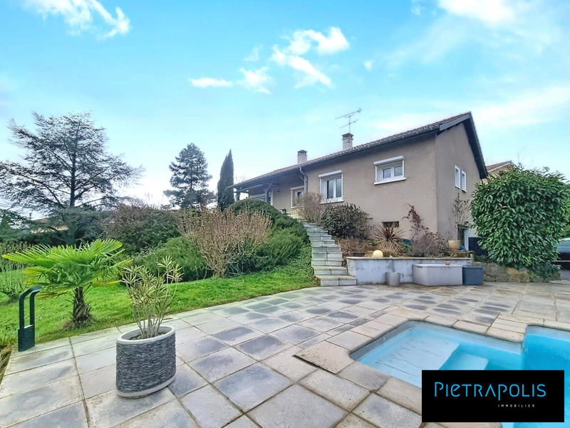 Maison - 99 m² - 4 pièces