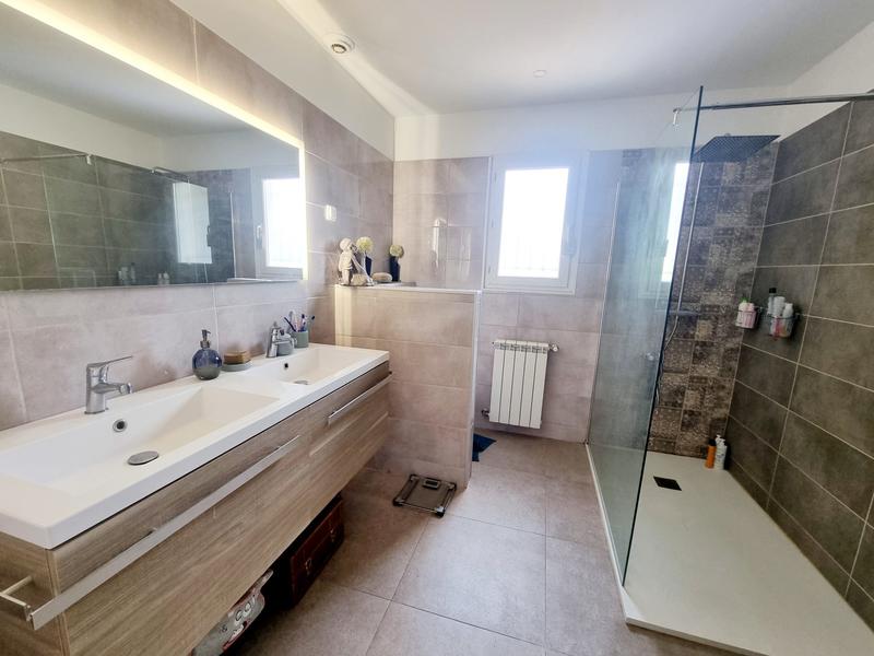 Maison - 175 m² - 8 pièces