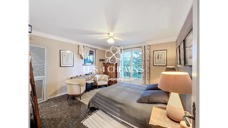 Maison - 185 m² - 7 pièces