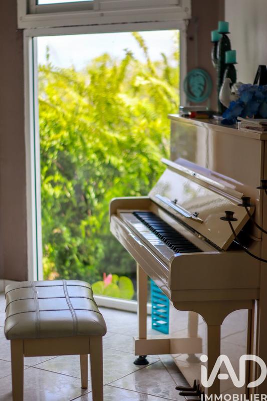 Maison - 681 m² - 17 pièces