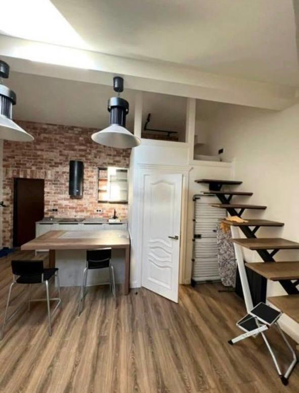 Studio - 25 m² - 1 pièce