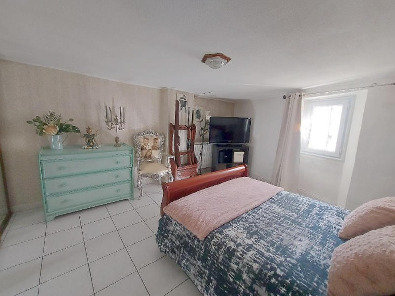 Maison - 165 m² - 8 pièces