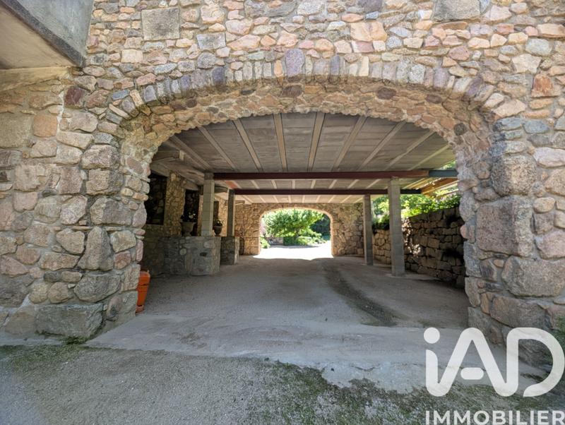 Maison - 195 m² - 8 pièces