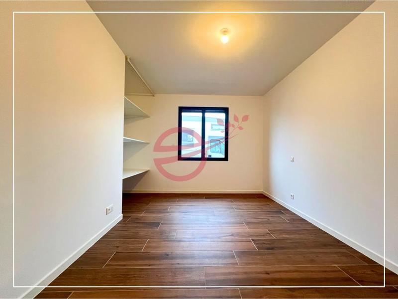Maison - 98 m² - 5 pièces