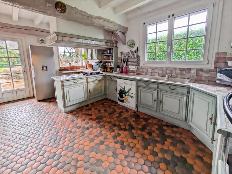 Maison - 220 m² - 6 pièces