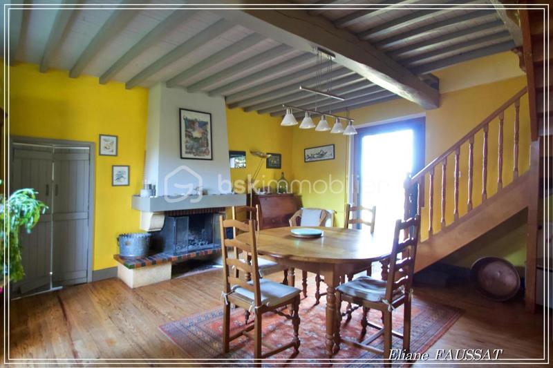 Maison - 290 m² - 9 pièces