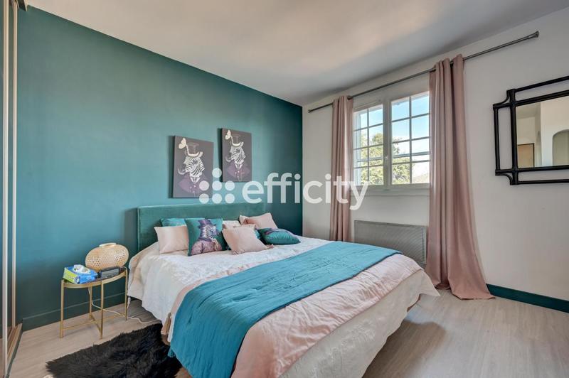 Maison - 202 m² - 7 pièces