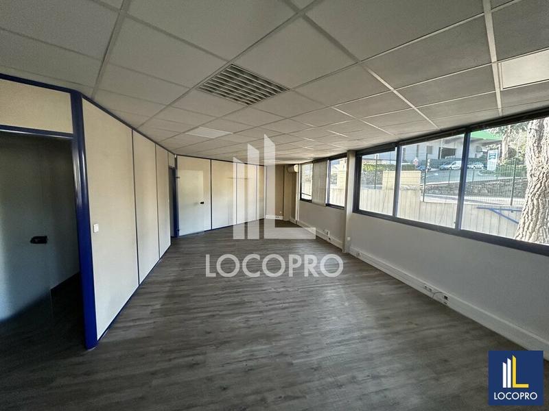 Local d'activité / Entrepôt - 817 m²