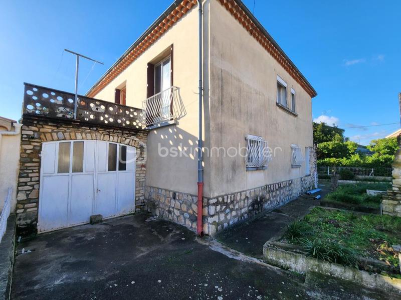 Maison traditionnelle - 165 m² - 8 pièces