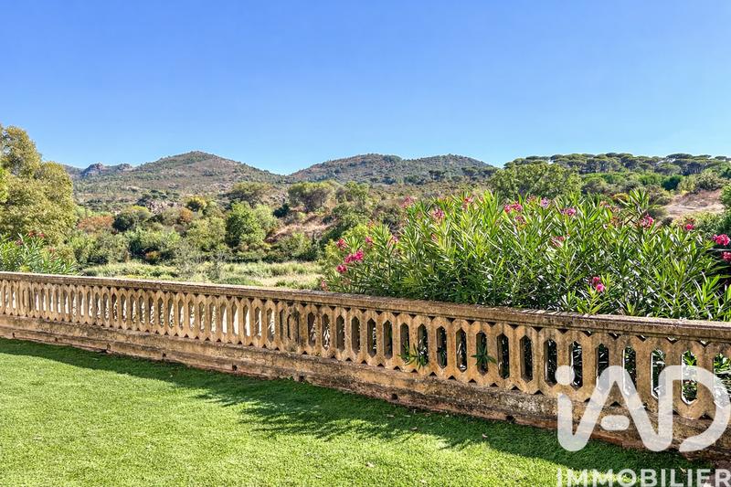 Maison - 736 m² - 15 pièces