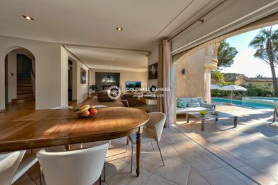 Villa - 223 m² - 5 pièces