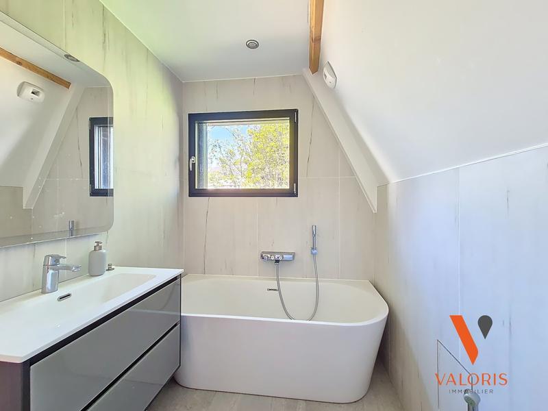 Maison - 145 m² - 5 pièces