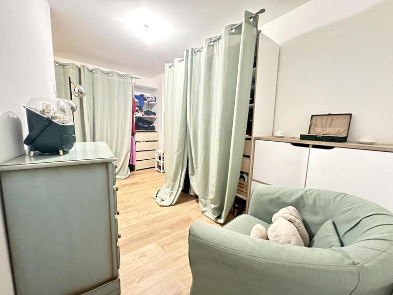 Maison - 201 m² - 9 pièces