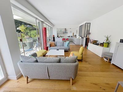 Appartement - 123 m² - 6 pièces