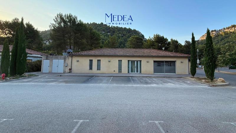 Local commercial - 561 m²