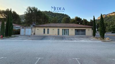 Local commercial - 561 m²