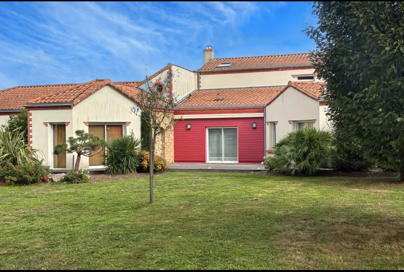 Maison - 190 m² - 8 pièces