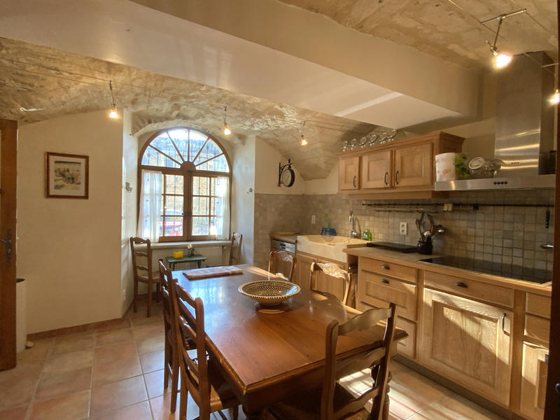 Maison - 250 m² - 7 pièces