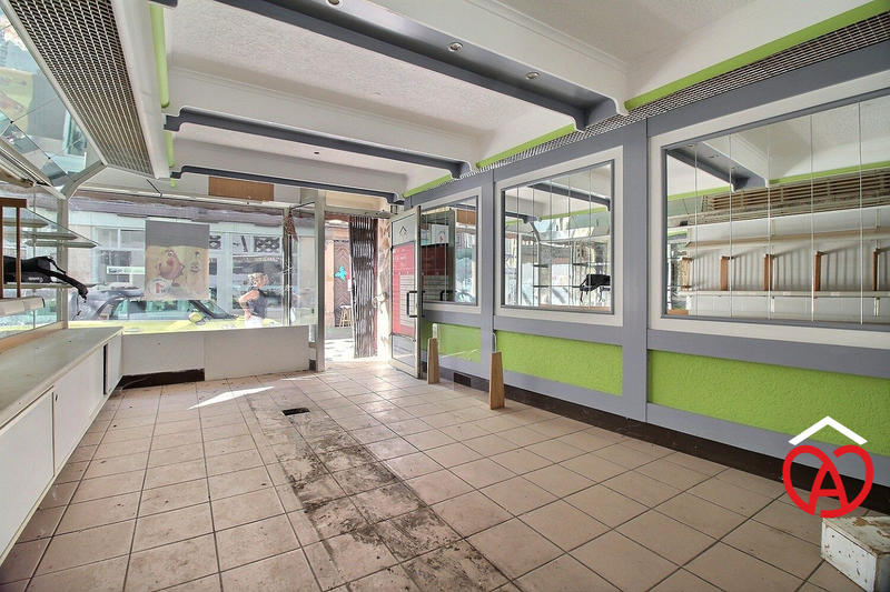 Local commercial - 83 m² - 2 pièces