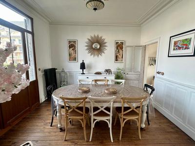 Villa - 194 m² - 8 pièces