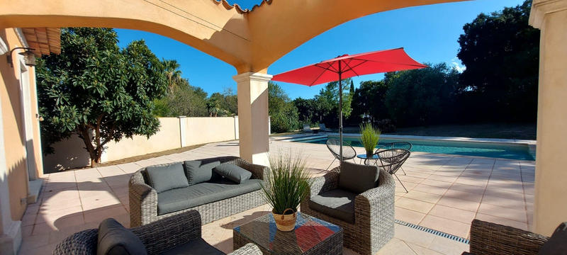 Villa - 223 m² - 6 pièces