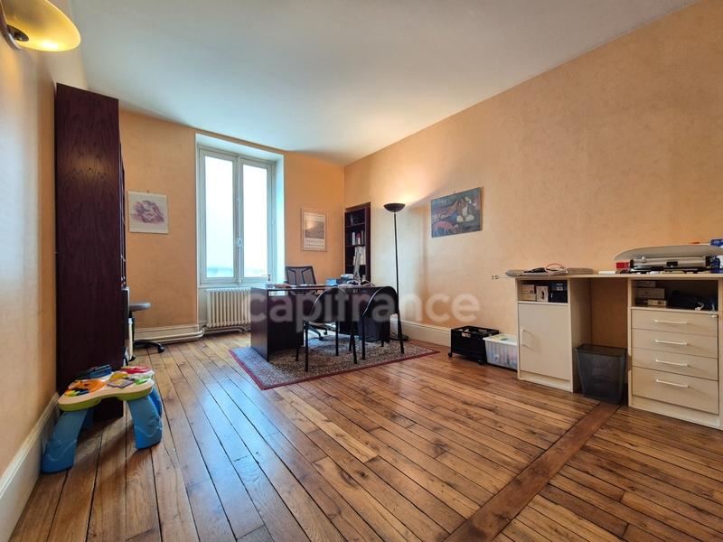 Local commercial - 85 m² - 4 pièces