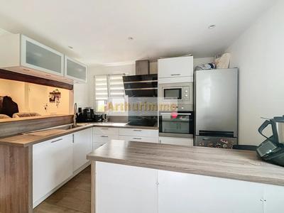 Maison - 104 m² - 6 pièces