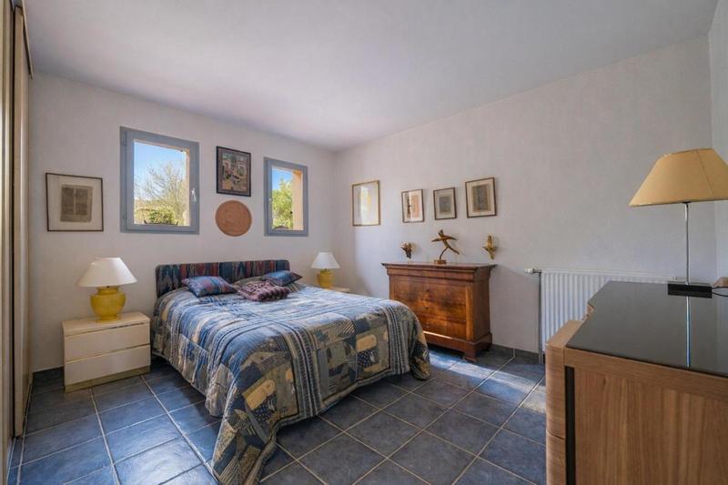 Maison traditionnelle - 240 m² - 12 pièces