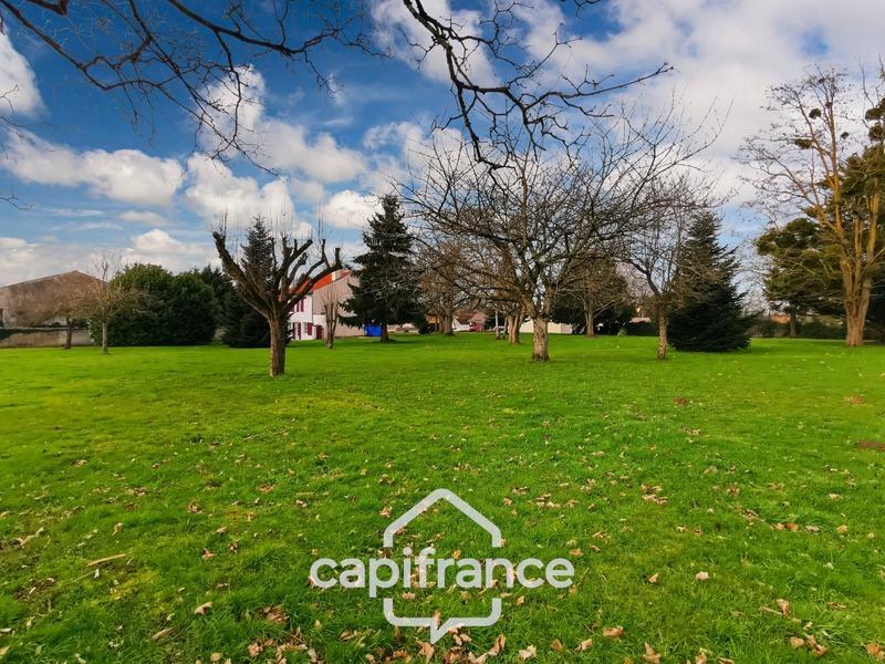 Maison traditionnelle - 170 m² - 8 pièces