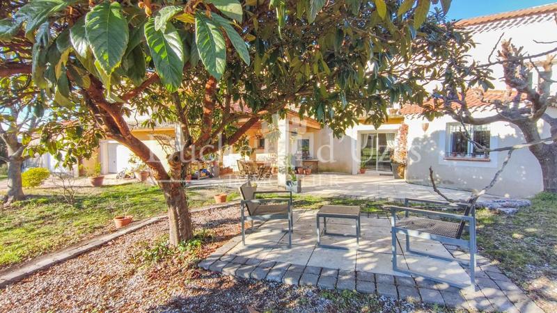 Mas - 200 m² - 12 pièces