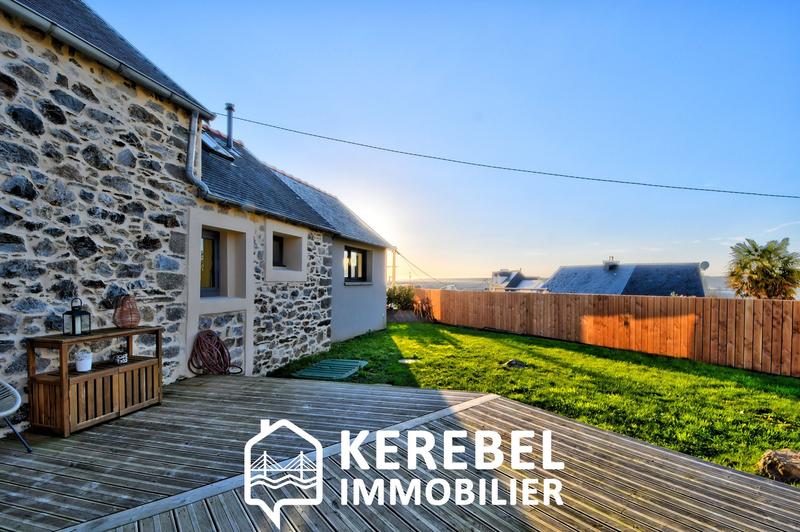 Maison - 99 m² - 5 pièces