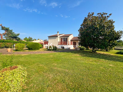 Maison - 250 m² - 5 pièces