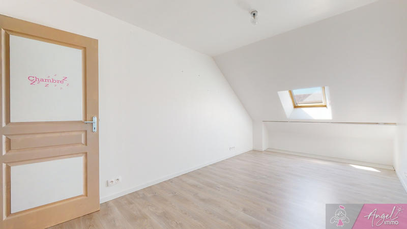 Maison - 203 m² - 8 pièces