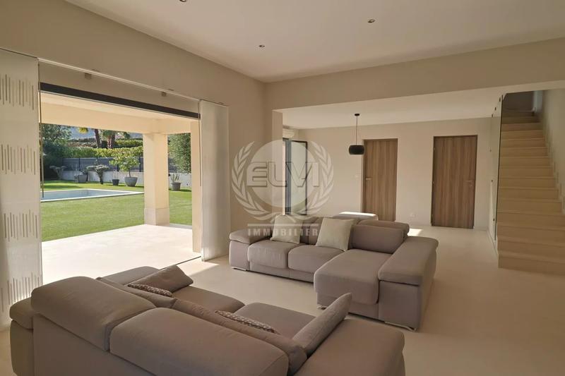 Villa - 104 m² - 4 pièces