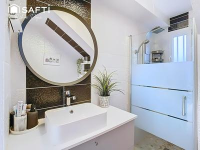 Maison - 162 m² - 8 pièces