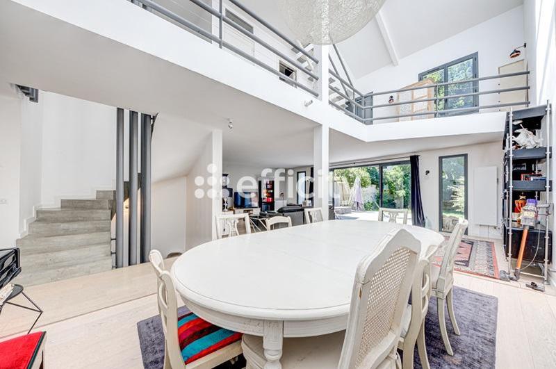 Maison de ville - 335 m² - 7 pièces