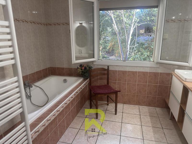 Propriété - 195 m² - 8 pièces