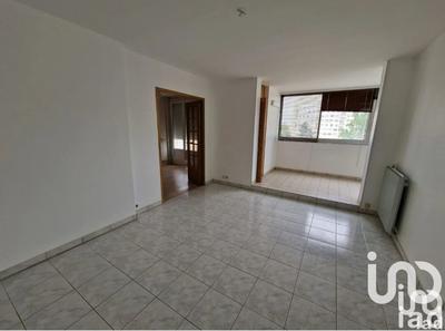 Appartement - 90 m² - 5 pièces