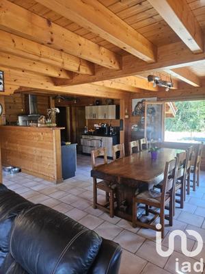 Châlet - 180 m² - 8 pièces