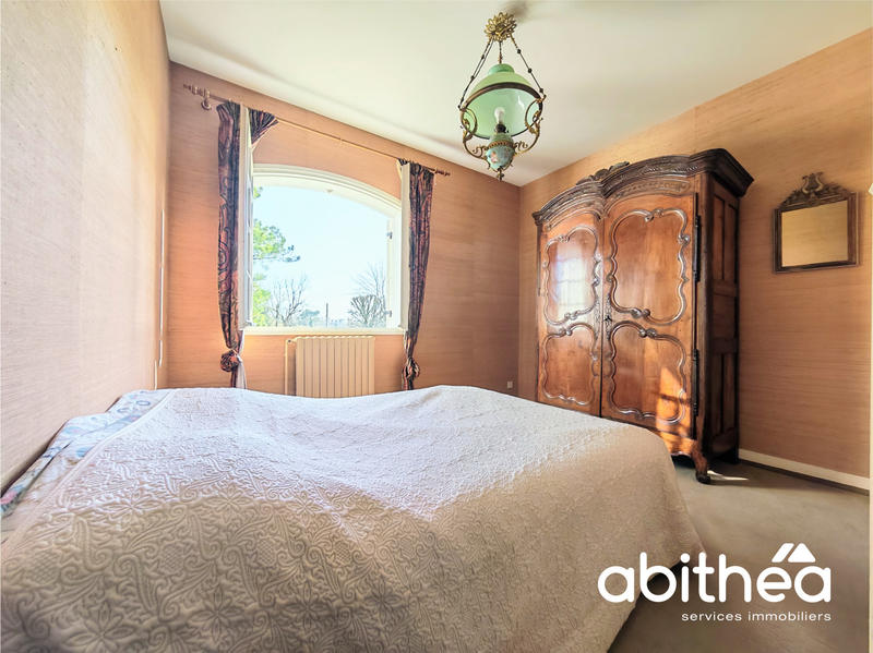 Maison - 250 m² - 11 pièces