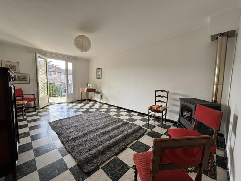 Maison - 255 m² - 10 pièces