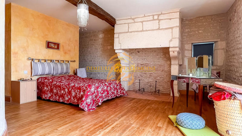 Maison - 280 m² - 6 pièces